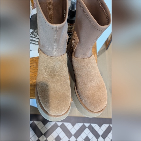 UGG Brown Platform Winter Boots - Picture 3 of 5